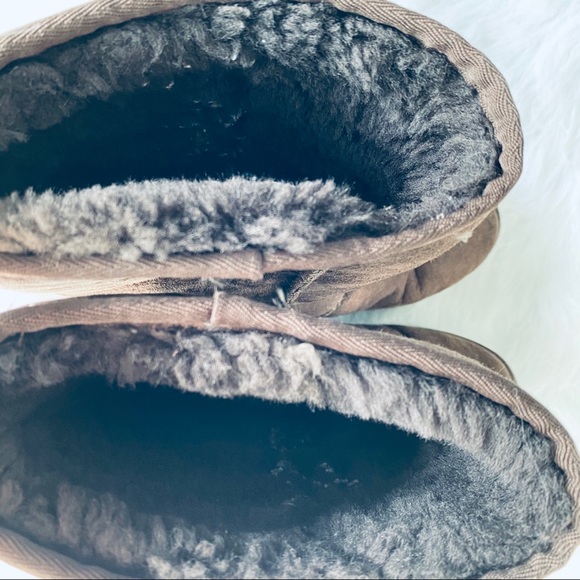 Ugg Classic Boots - Picture 8 of 10